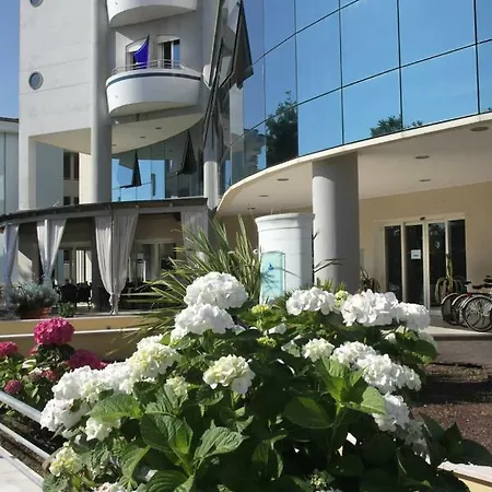 فندق Alexander 3*
