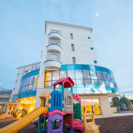 Alexander Hotel